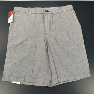 NWT IZOD Men’s Flat Front Shorts Newport Oxford Size 33 Gray